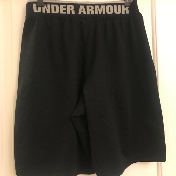 Men's Under Armour Shorts - Picture 3 of 3